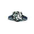 Taglio-antico-anello-con-diamante-e-zaffiri